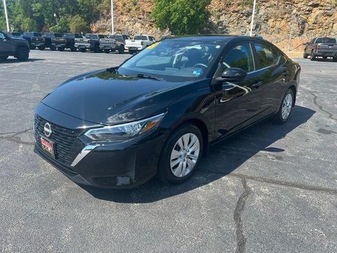 Used 2024 Nissan Sentra S w/ Lighting Package FWD image 3