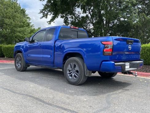 Used 2025 Nissan Frontier SV w/ SV Convenience Package RWD image 6