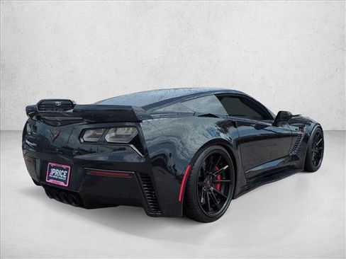 Used 2015 Chevrolet Corvette Z06 w/ 3LZ Preferred Equipment Group RWD image 5