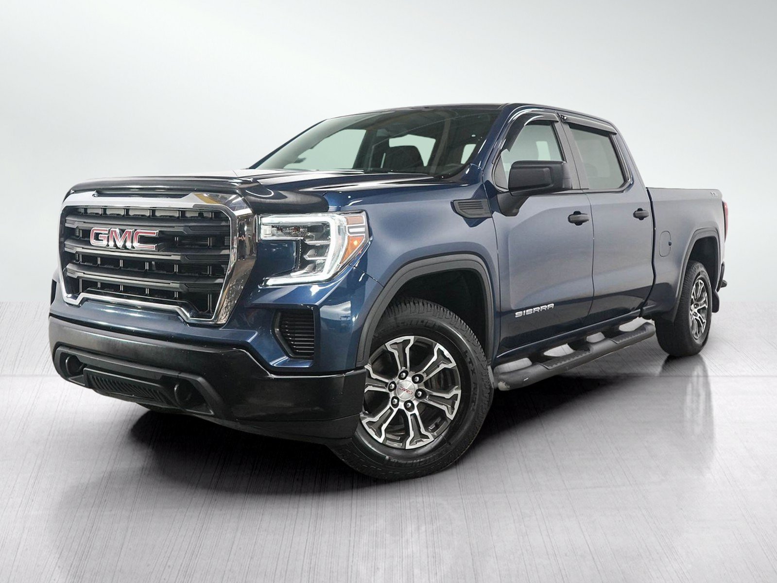 Used 2019 GMC Sierra 1500 4x4 Crew Cab w/ Convenience Package image 1