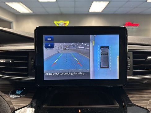 Used 2023 Ford Explorer Limited image 31