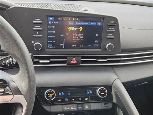 Used 2021 Hyundai Elantra SEL image 14