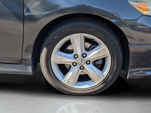 Used 2011 Toyota Camry SE image 9