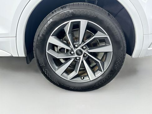 Used 2023 Audi Q5 2.0T Premium w/ Convenience Package AWD/4WD image 11