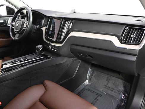 Used 2018 Volvo XC60 T6 Inscription w/ Convenience Package image 15