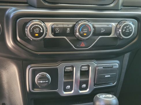 Used 2020 Jeep Wrangler Sport AWD/4WD image 25