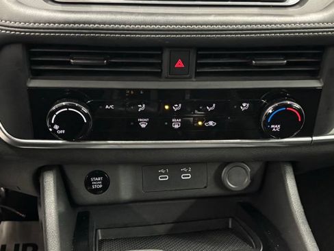 Used 2024 Nissan Rogue S FWD image 25