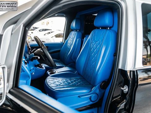 Used 2022 Mercedes-Benz Metris image 8