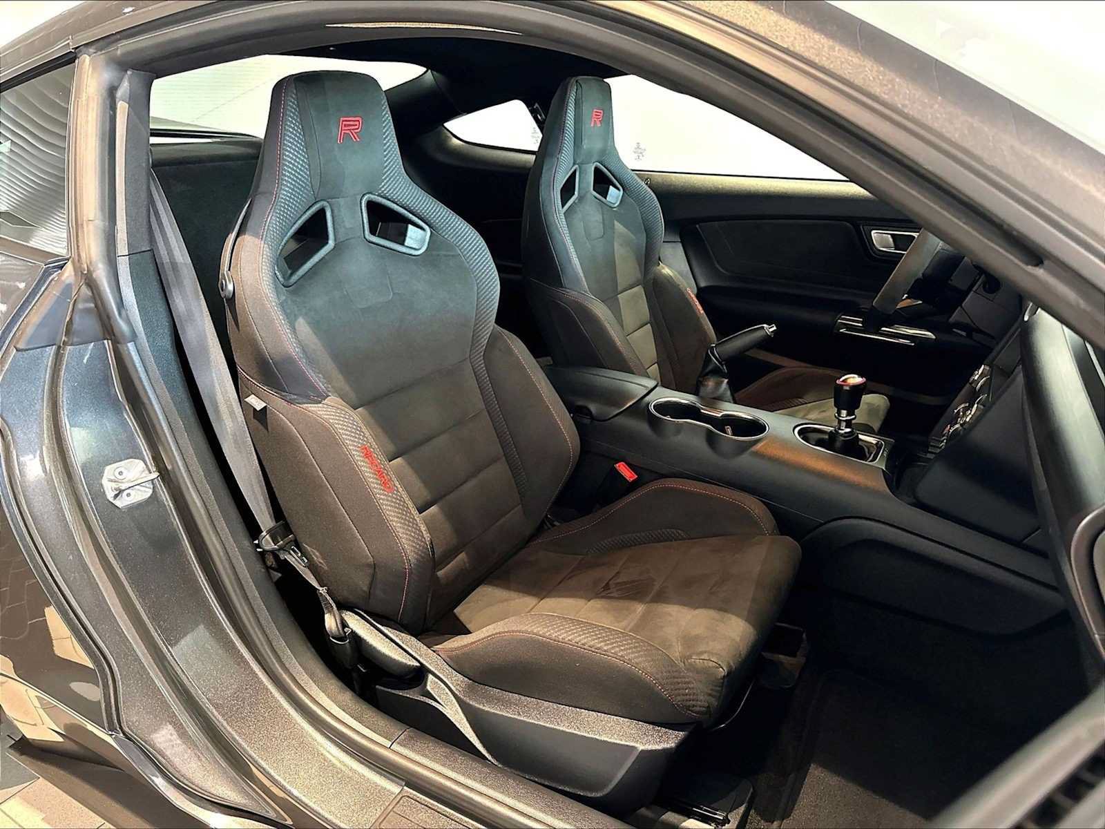 Used 2018 Ford Mustang Shelby GT350R w/ GT350R Equipment Group 920A RWD image 24