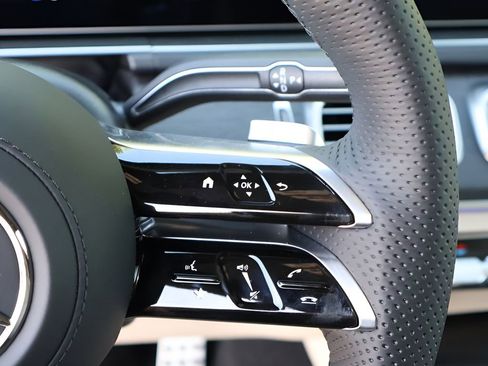 New 2026 Mercedes-Benz GLS 450 4MATIC image 33