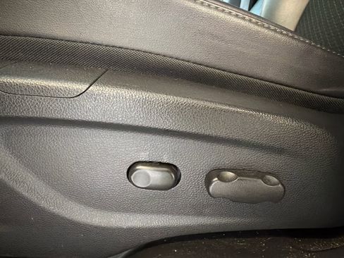 Used 2022 Buick Encore Preferred FWD image 16