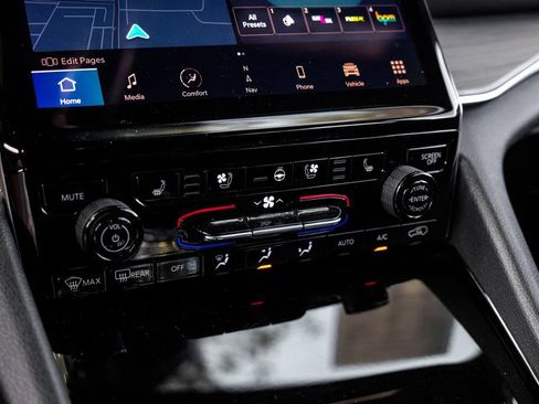 Used 2023 Jeep Grand Cherokee L Overland image 35