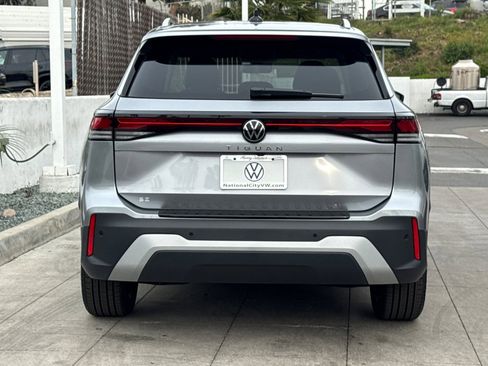 New 2026 Volkswagen Tiguan SE image 6