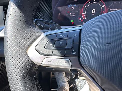 New 2026 Volkswagen Tiguan SE R-Line FWD image 17