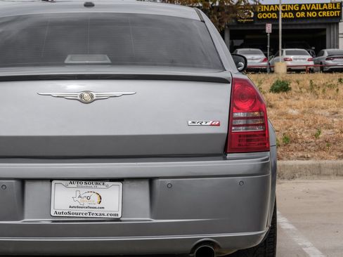 Used 2006 Chrysler 300 SRT8 w/ SRT Option Group II RWD image 47