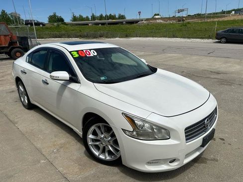 Used 2010 Nissan Maxima 3.5 SV w/ Cold Pkg FWD image 2