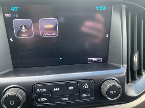 Used 2018 Chevrolet Colorado Z71 AWD/4WD image 3