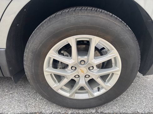 Used 2023 Chevrolet Equinox LS image 11