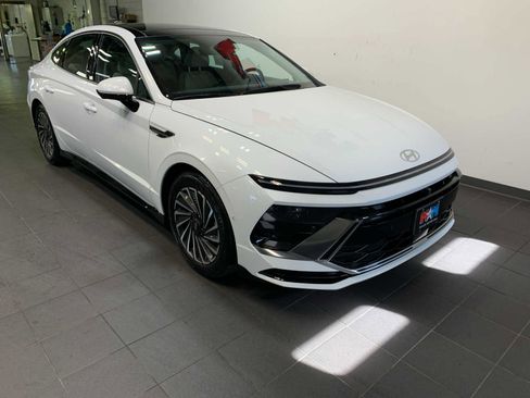 Used 2024 Hyundai Sonata Limited image 2