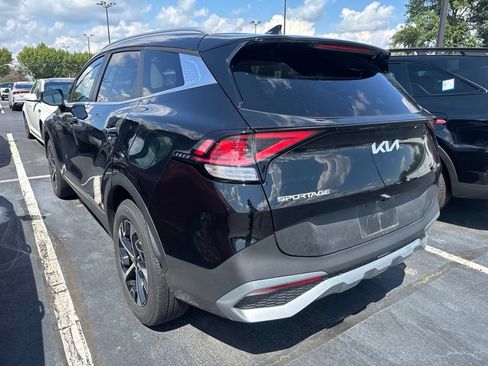 Used 2025 Kia Sportage EX AWD/4WD image 4