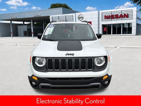 Used 2023 Jeep Renegade Latitude AWD/4WD image 10