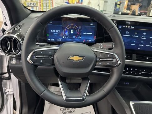 New 2026 Chevrolet Equinox LT w/ Safety and Technology Package AWD/4WD image 12