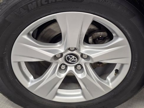 Certified 2020 Toyota RAV4 XLE w/ Convenience Package image 8