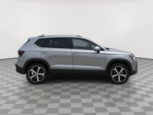 Certified 2025 Volkswagen Taos SEL AWD/4WD image 13