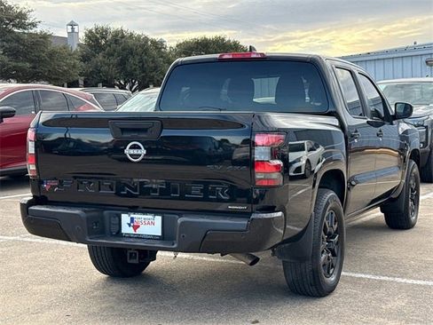 Used 2023 Nissan Frontier SV w/ Midnight Edition Package image 9