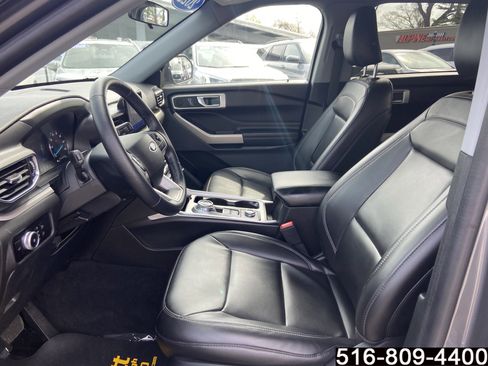 Used 2022 Ford Explorer XLT w/ Equipment Group 202A AWD/4WD image 23