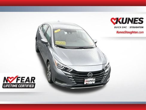 Used 2023 Nissan Versa SV image 34
