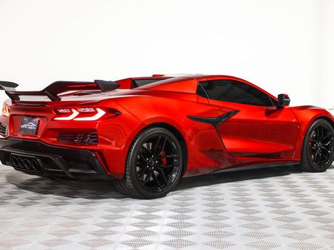 Used 2025 Chevrolet Corvette Z06 RWD image 8