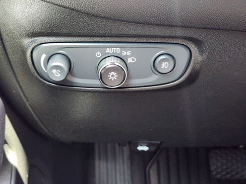 Used 2020 Chevrolet Equinox Premier w/ Premier Redline Edition FWD image 18