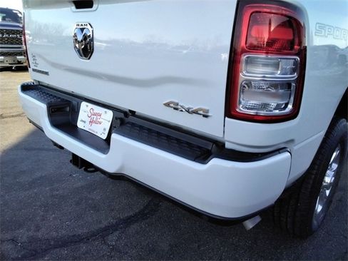 Used 2024 RAM 2500 Big Horn w/ Sport Appearance Package image 15