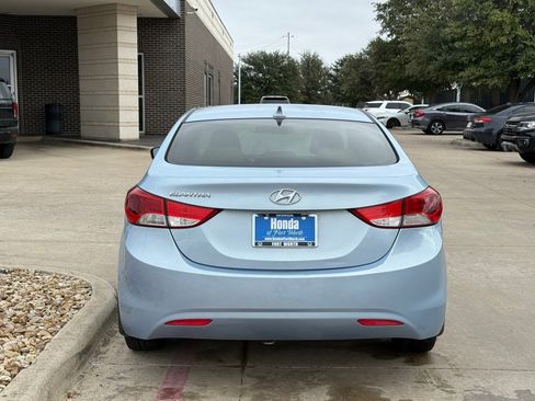 Used 2013 Hyundai Elantra GLS w/ Preferred Pkg image 4