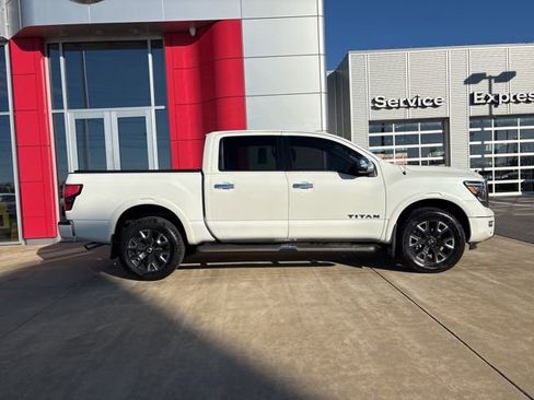 Used 2021 Nissan Titan Platinum Reserve w/ Moonroof Package image 5