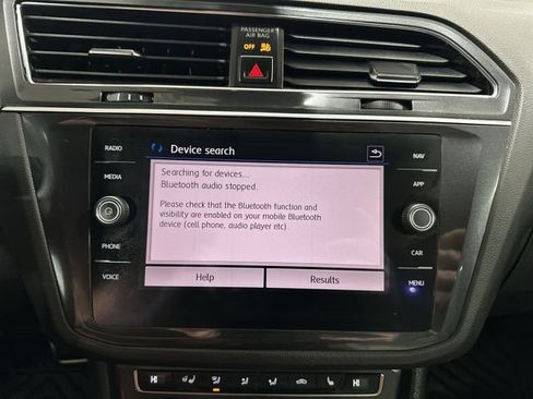 Used 2018 Volkswagen Tiguan SEL Premium w/ R-Line Package image 31