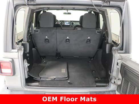 Used 2021 Jeep Wrangler Unlimited Sahara image 31