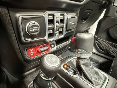 Used 2022 Jeep Wrangler Unlimited Rubicon 4xe w/ Steel Bumper Group image 31