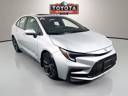 Certified 2025 Toyota Corolla SE w/ SE Premium Package image 1
