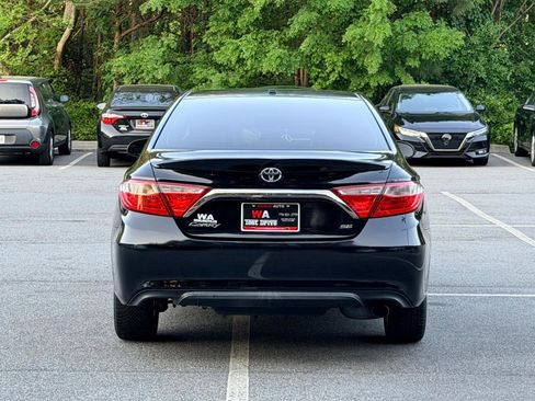 Used 2015 Toyota Camry SE image 5