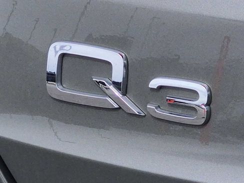 Used 2022 Audi Q3 2.0T Premium w/ Convenience Package AWD/4WD image 11