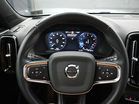 Used 2020 Volvo XC40 T5 Inscription image 12