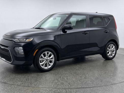 Used 2025 Kia Soul LX w/ LX Technology Package image 3