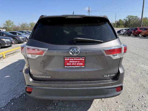 Used 2016 Toyota Highlander XLE AWD/4WD image 4