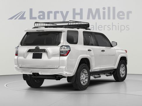 Used 2021 Toyota 4Runner Venture w/ Moonroof Package AWD/4WD image 2