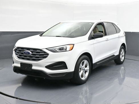 Used 2021 Ford Edge SE image 4