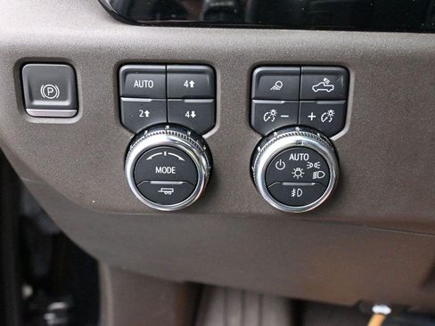 Used 2023 GMC Sierra 1500 SLT w/ SLT Convenience Package AWD/4WD image 20