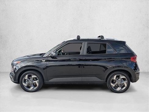 Used 2024 Hyundai Venue SEL image 8