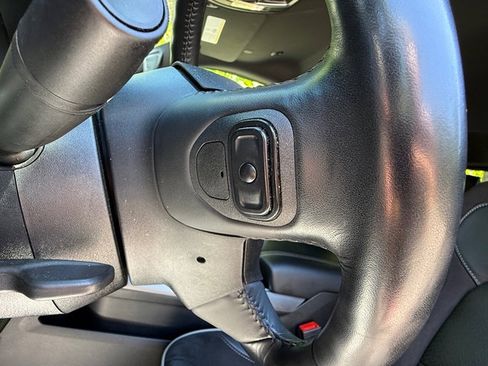 Used 2023 RAM 1500 Laramie AWD/4WD image 16